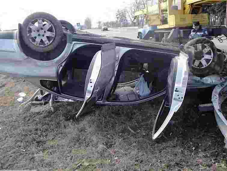 На Львівщині п’яний водій перевернув авто з пасажиром