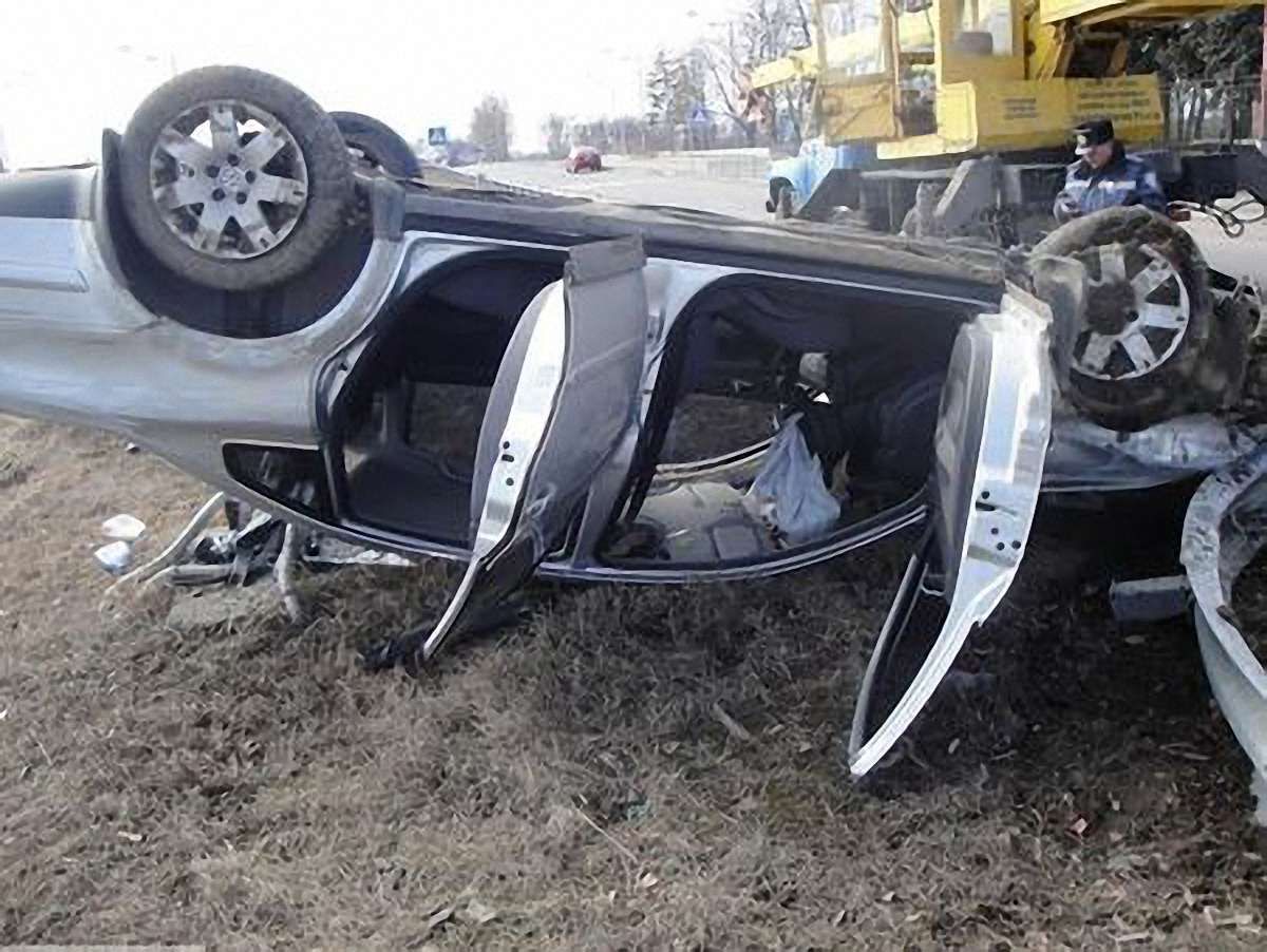 На Львівщині п’яний водій перевернув авто з пасажиром