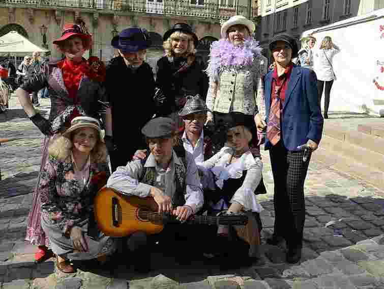 У Львові обирають короля батярів і пані батярову