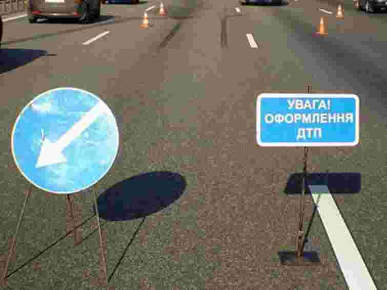 На Львівщині водій збив двох дівчат і втік