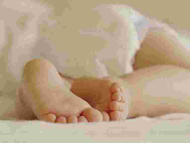 На Львівщині п’яна жінка викинула немовля з балкону