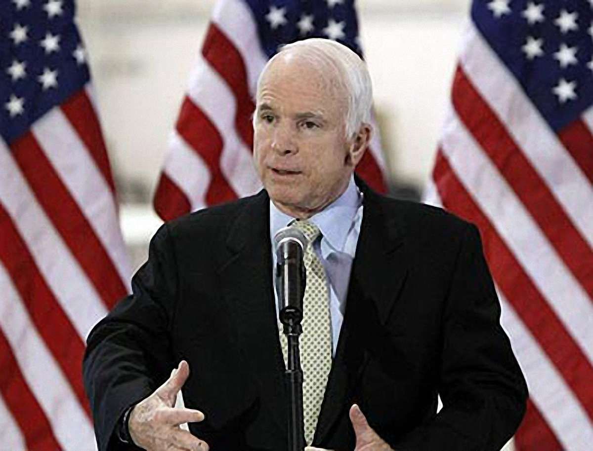 ЄС має посилити тиск на Україну через політв'язнів, – сенатор США