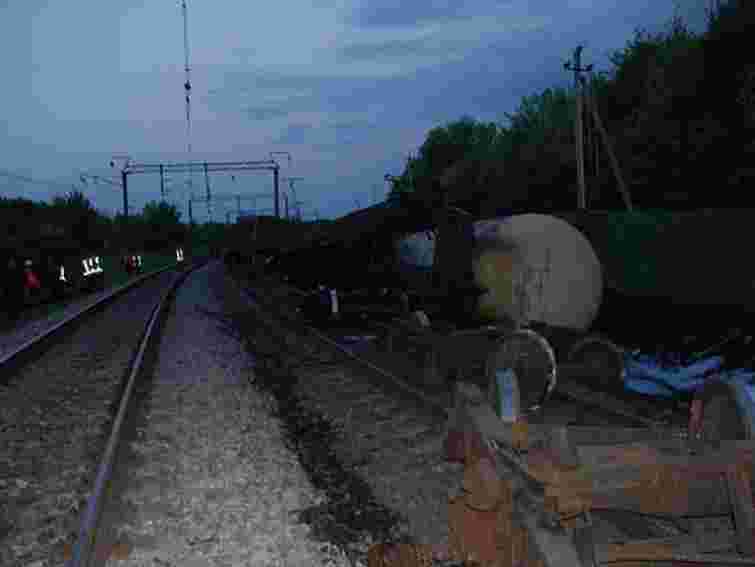 Львівська залізниця відновила рух потягів на місці аварії