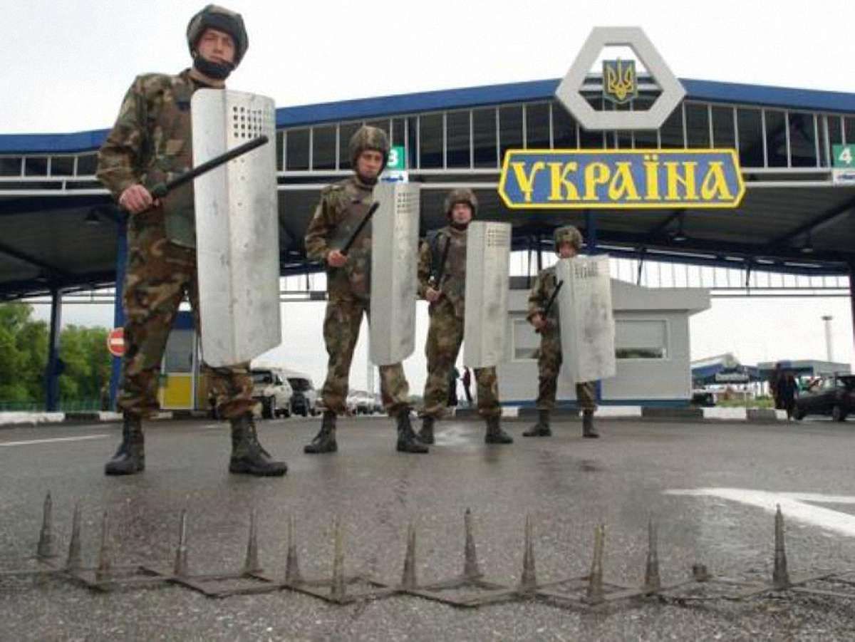 На Буковині прикордонники затримали авто, яке розшукував Інтерпол