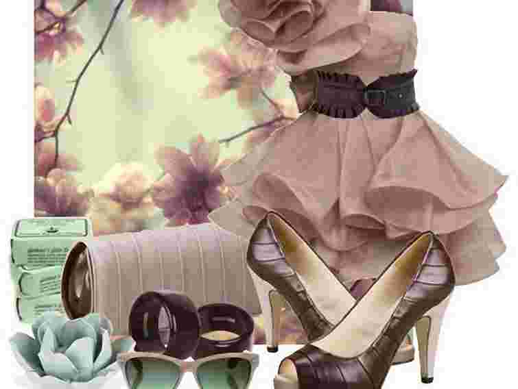 Благодійники подарують дітям-сиротам одяг для випускного балу