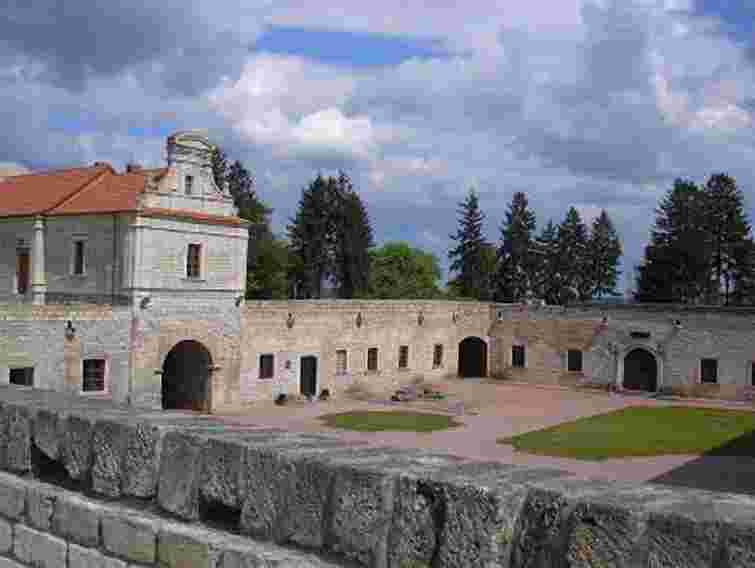 Лише 2 замки Львівщини і Тернопільщини використовують як повноцінні туристичні об’єкти