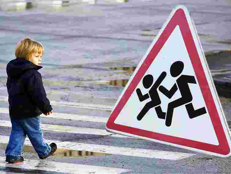 У Львові жінка, збивши семирічного хлопчика, втекла з місця аварії