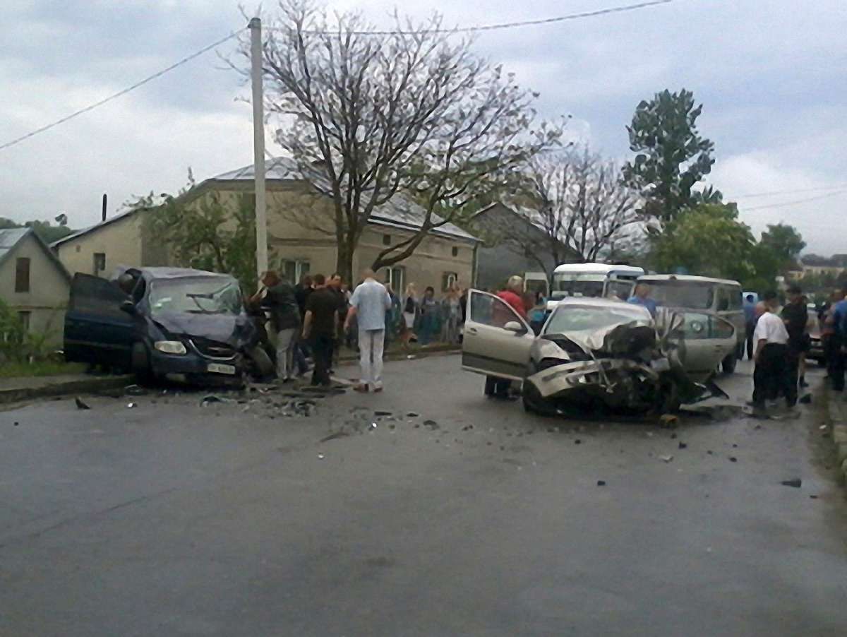 На Львівщині в ДТП травмовано 6 осіб, одна дитина померла