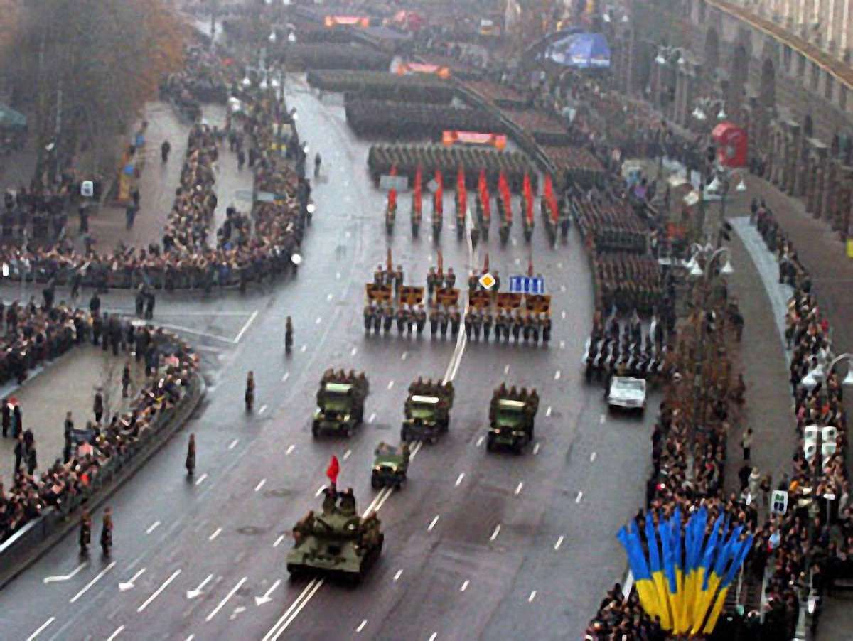 Опитування: 70% українців – за парад 9 травня
