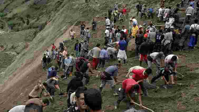 МЗС: У Непалі четвертий день шукають трьох українських туристів