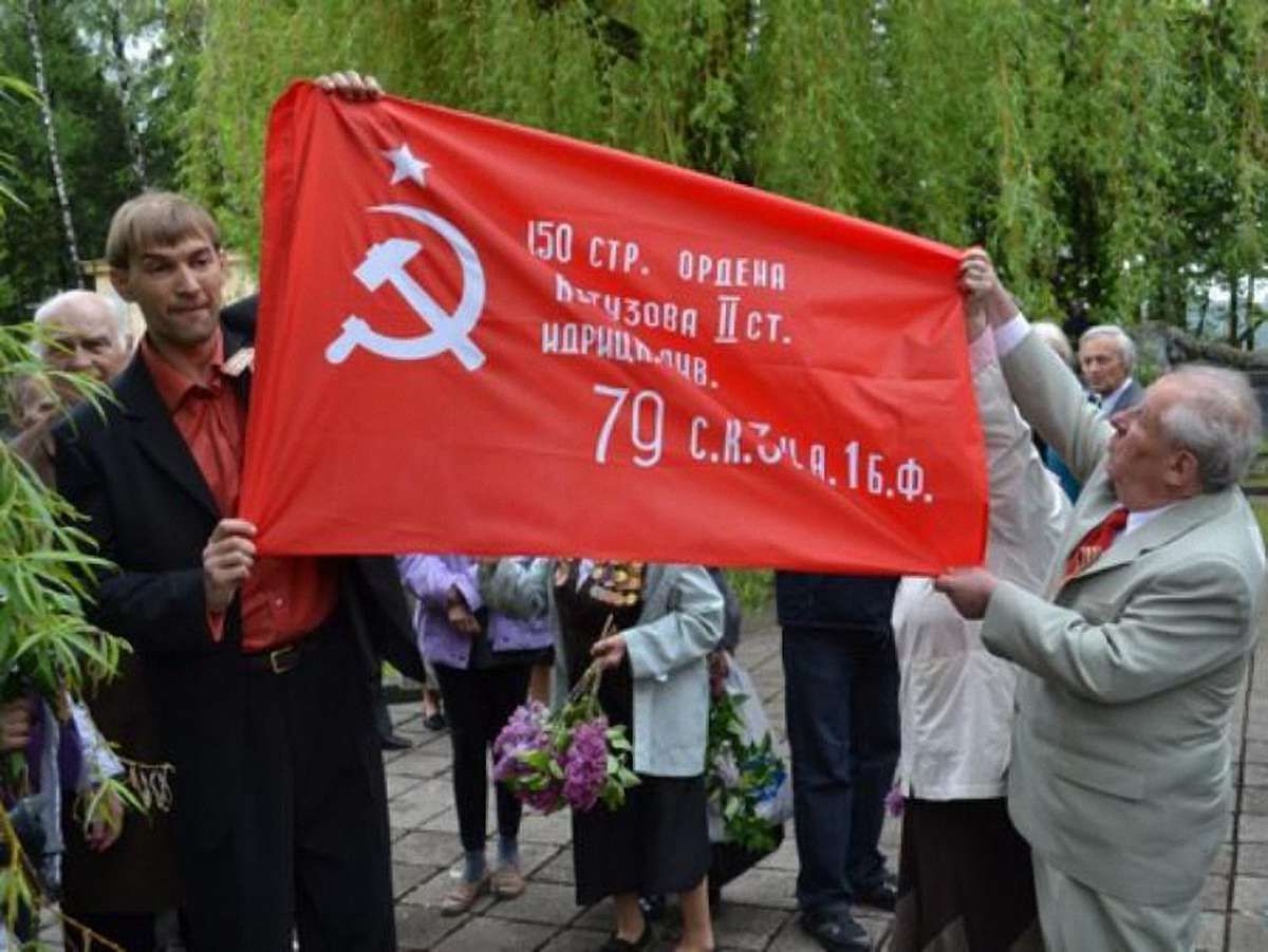 У Львові роздають газету про те, що Росія – останній шанс цивілізації