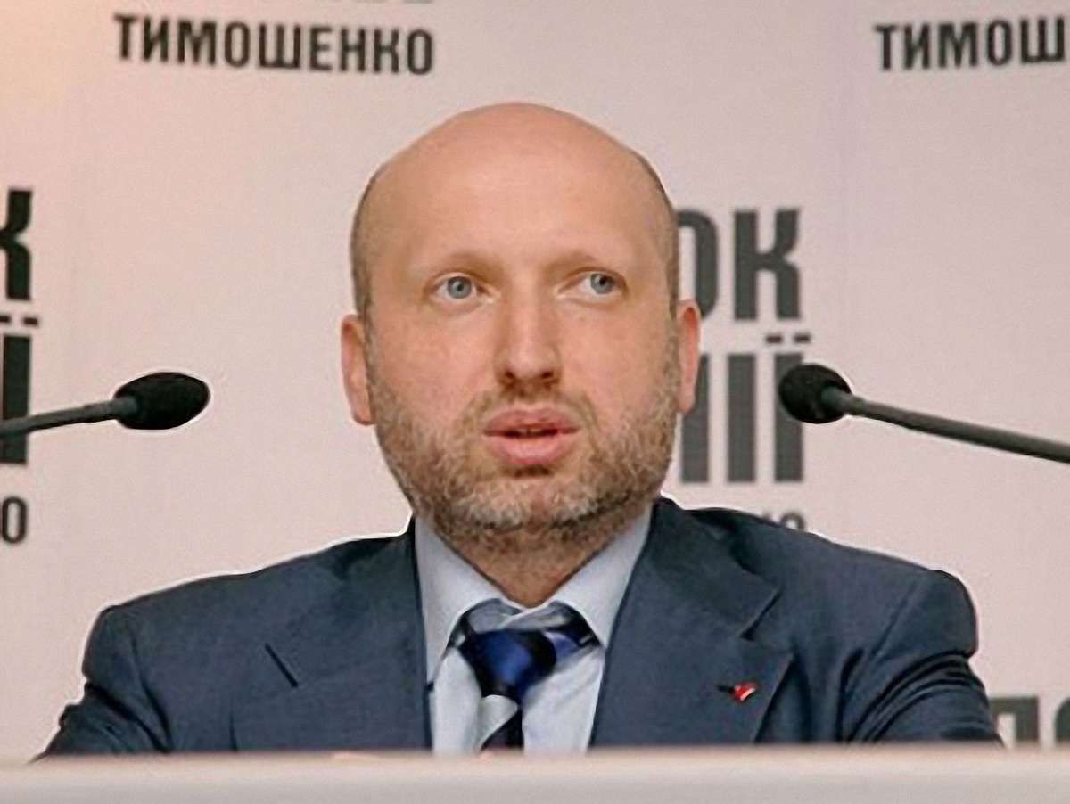 Турчинов каже, що "доктора Пі" йому рекомендували у Ющенка