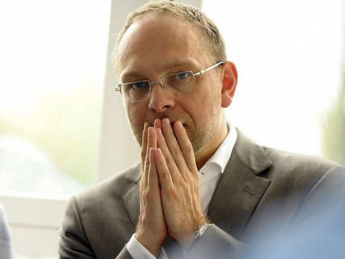 За Тимошенко у лікарні стежать три відеокамери, - Власенко