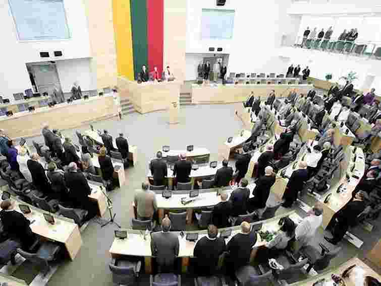 У Литві депутата за перевищення швидкості позбавили недоторканості