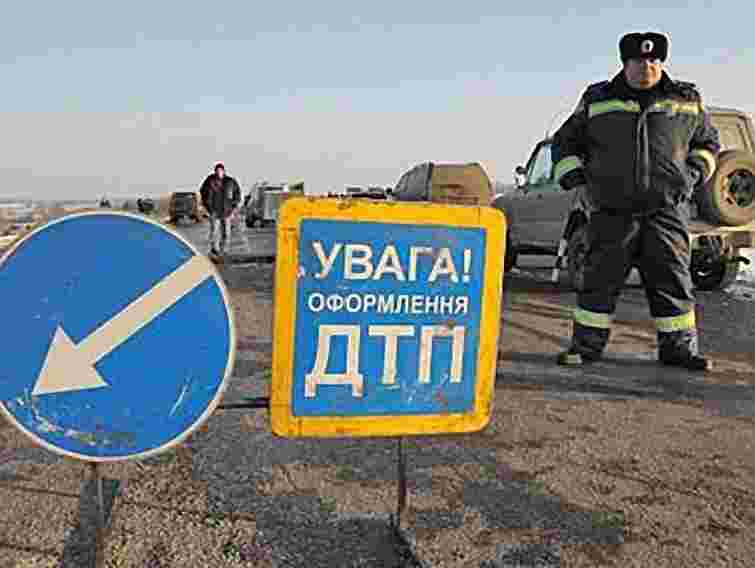 У Львові жінка-водій Lexus збила пішохода