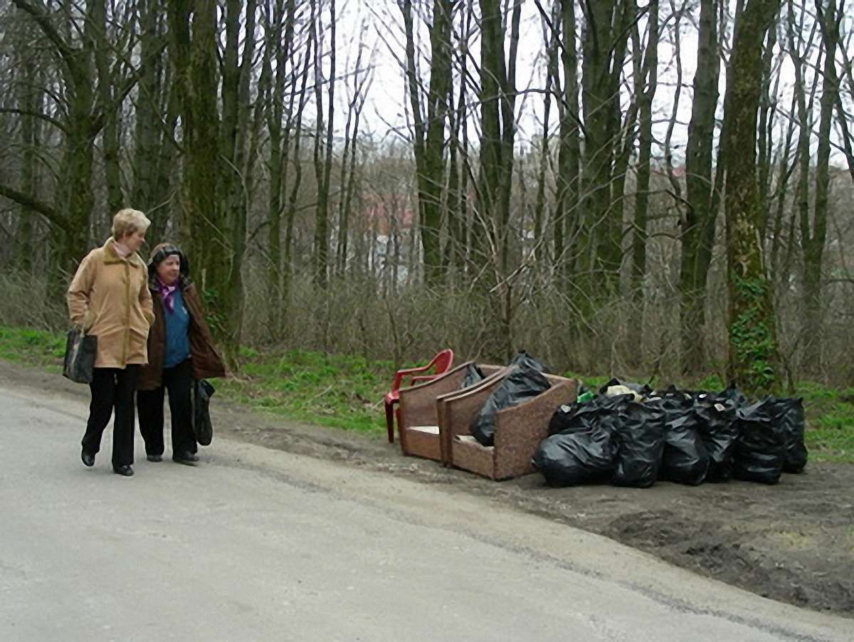 У Львові підприємці та волонтери прибиратимуть парк «Знесіння»