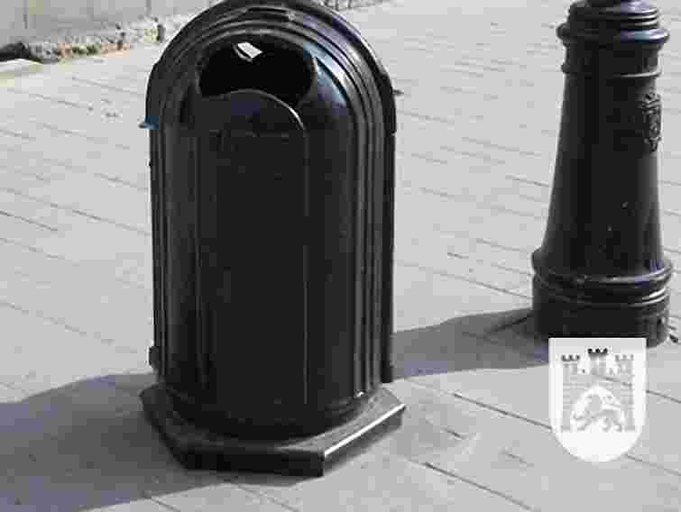 У Львові затвердили типовий вигляд зупинок та урн для сміття