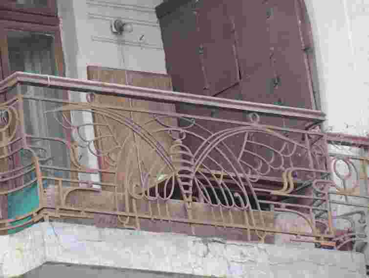 Металевий балкон реставруватимуть в альтанках на площі Ринок