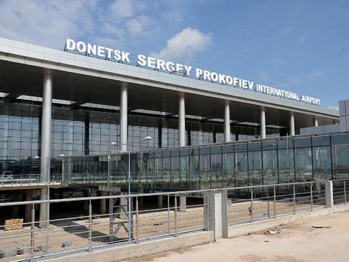 Янукович відкриє аеропорт в Донецьку