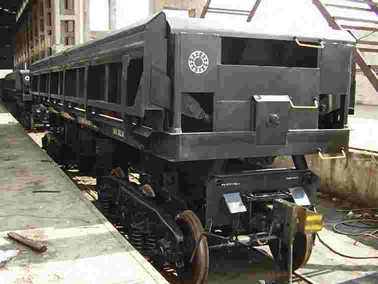 Росія заборонила експлуатацію українських вагонів-самоскидів