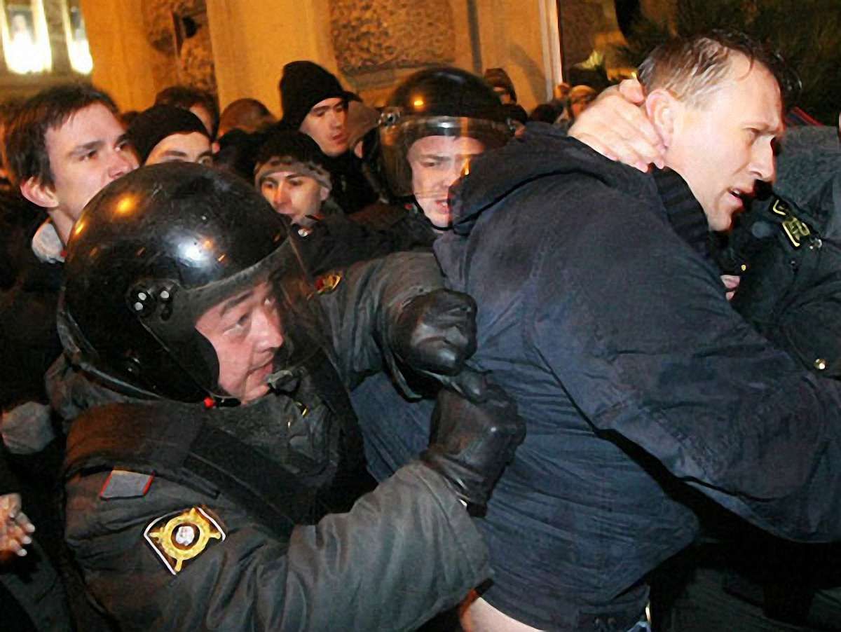 Лідерів російської опозиції можуть ув’язнити на два роки