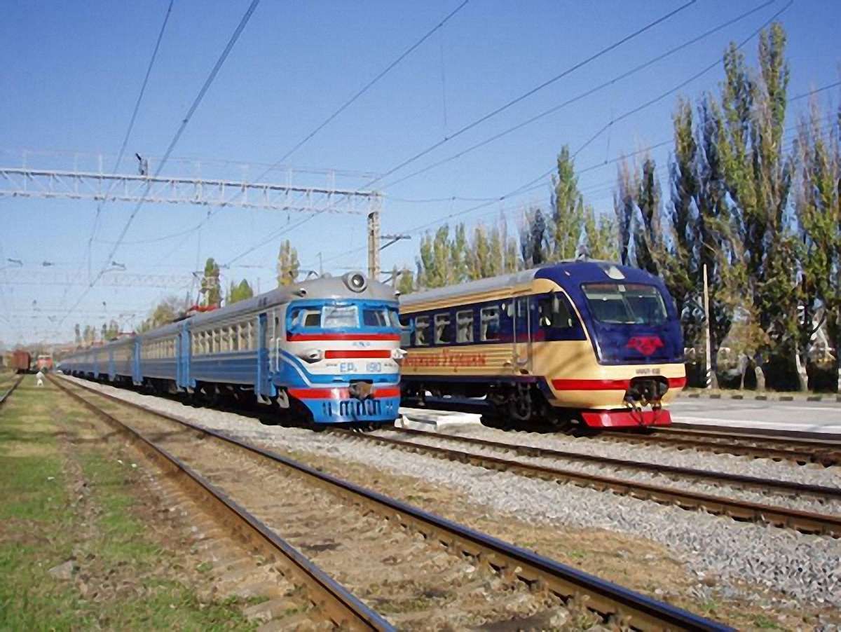 Львівська залізниця скасує 8 електричок