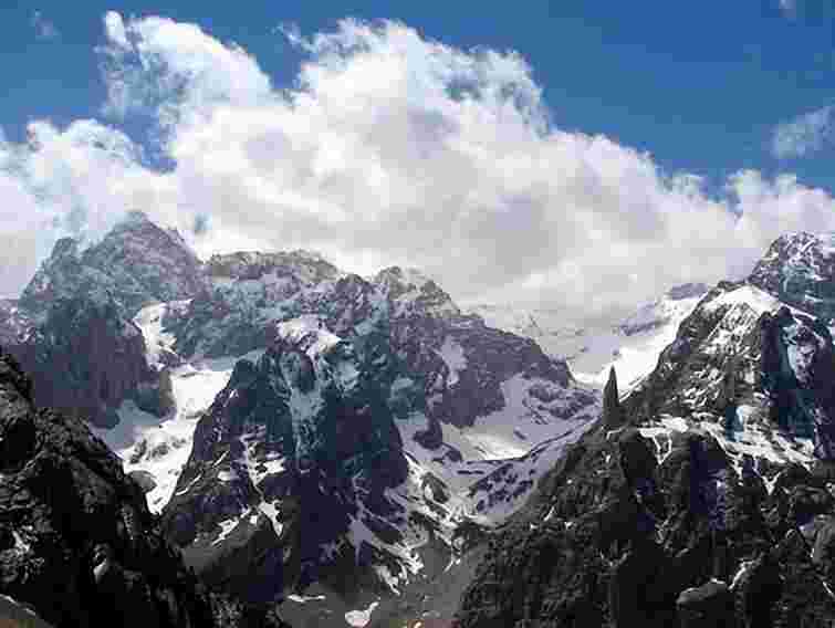 У горах Туреччини знайшли 11 українців. Один загинув