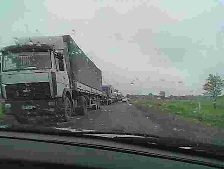 На трасі Львів-Луцьк великий корок, об’їзду нема, – очевидець