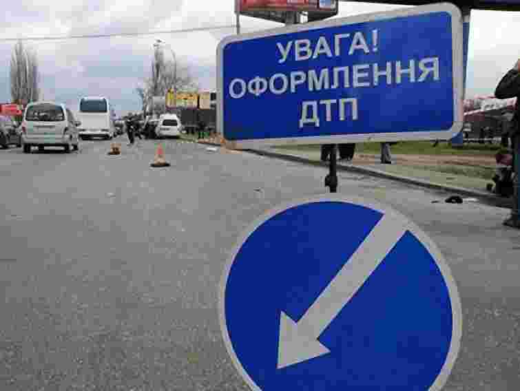 На Львівщині водій автобуса збив трирічну дитину