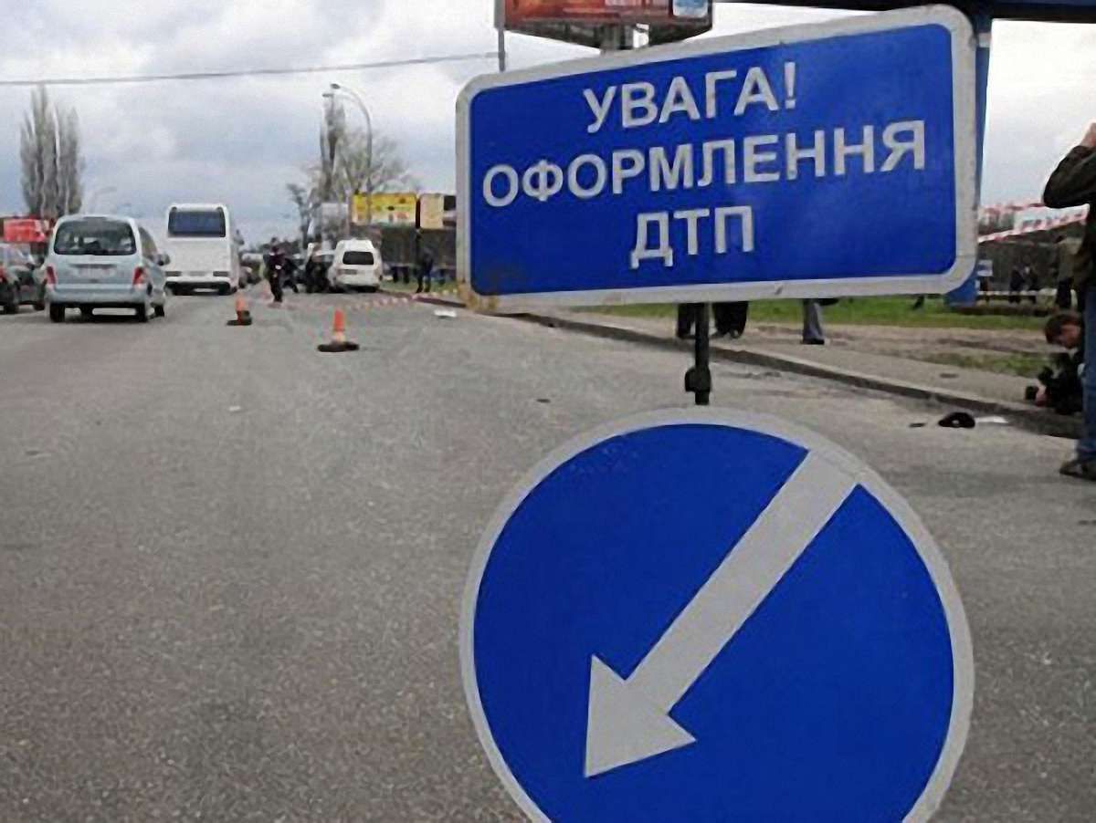 На Львівщині водій автобуса збив трирічну дитину