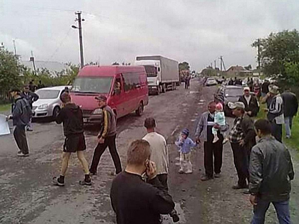 Водії не скаржились на перекриття дороги в Радехові, - міліція