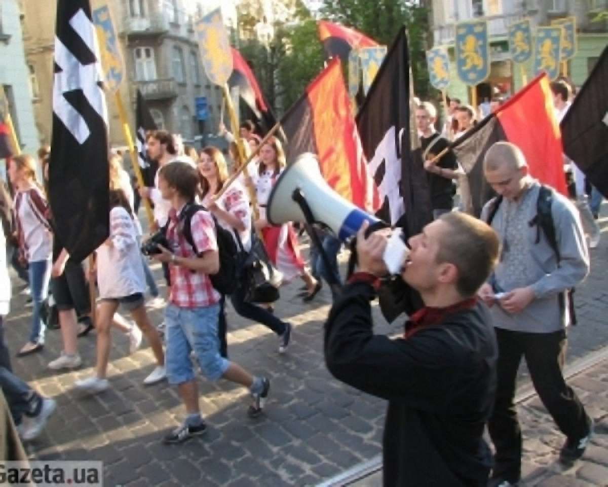У Києві побилися українські й російські націоналісти