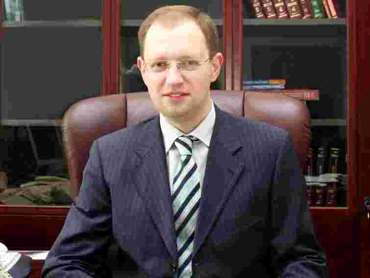 Яценюк: Янукович хоче, щоб президента обрав парламент