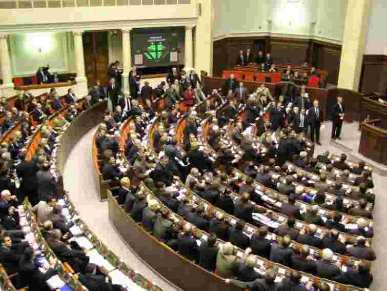 Нардепи засиплять запитаннями Табачника, Грищенка й Колеснікова