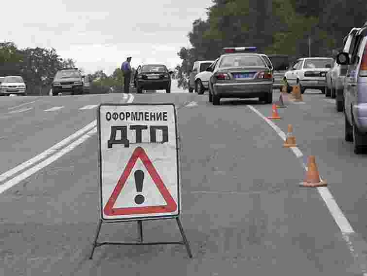 На Львівщині водій на смерть збив пішохода і втік