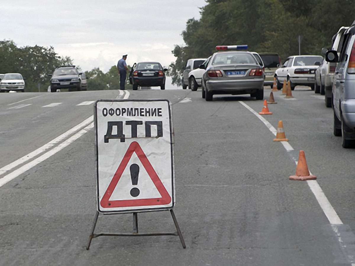 На Львівщині водій на смерть збив пішохода і втік