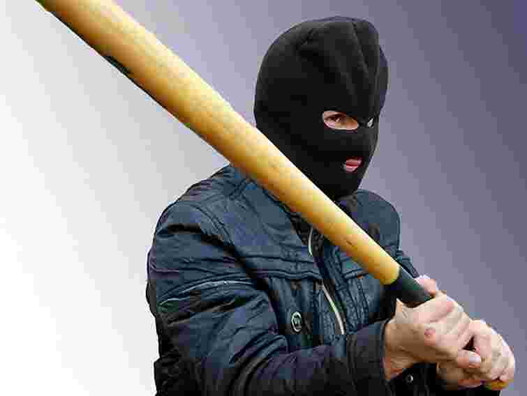 У Львові скоєно розбійний напад на родину: є жертви