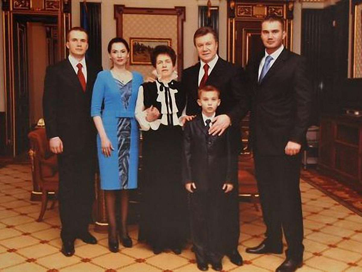 Євродепутати: Родина Януковича хоче лише наповнювати кишені