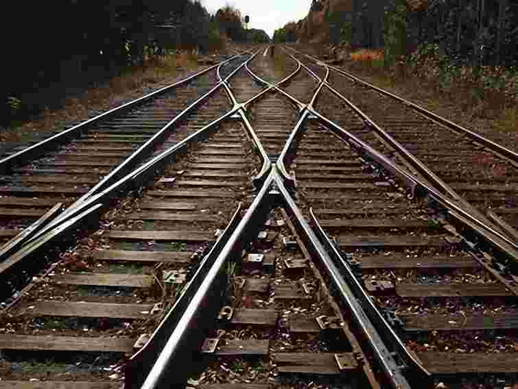 Біля Тернополя зійшли з рейок 4 вагони із щебенем