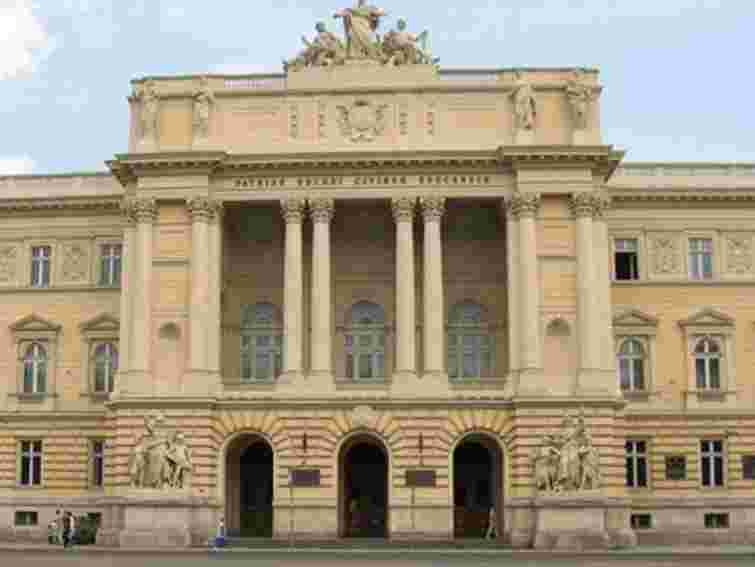 В університеті Франка на захист мови філологи призупинили роботу ДЕК