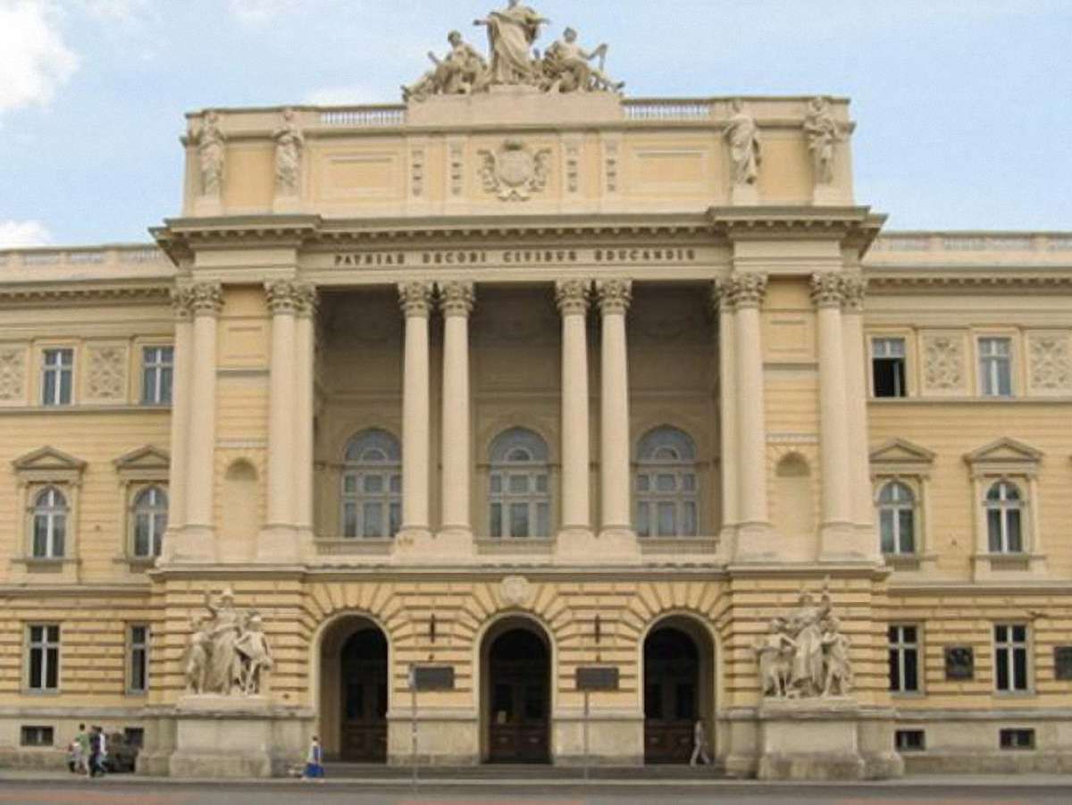 В університеті Франка на захист мови філологи призупинили роботу ДЕК