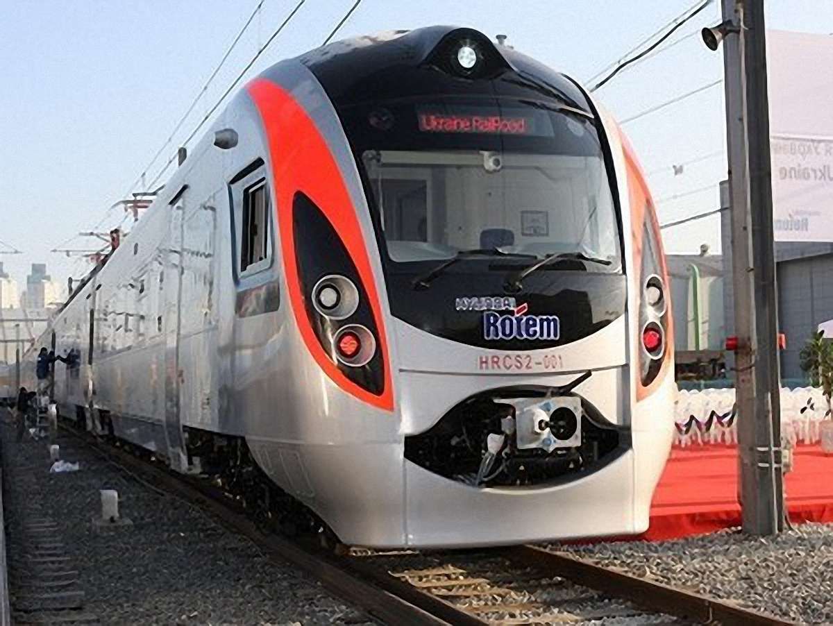 В «Укрзалізниці» розповіли, чому квитки на Hyundai такі дорогі