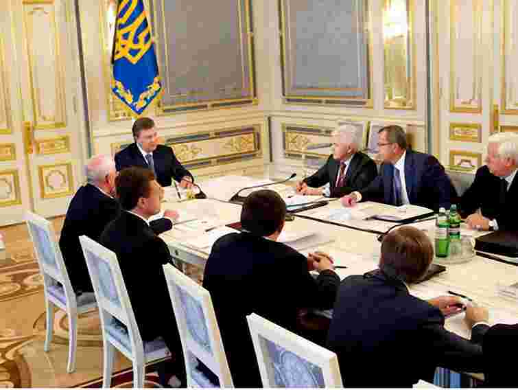 Янукович обмовився на засіданні РНБО