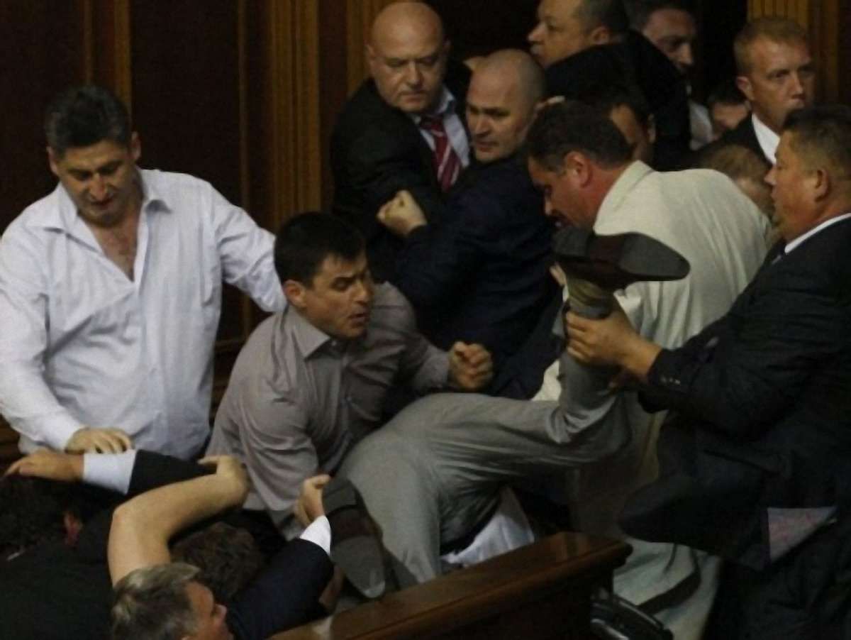Регіонал про бійку: Якби ми хотіли їх розірвати, ми б це зробили
