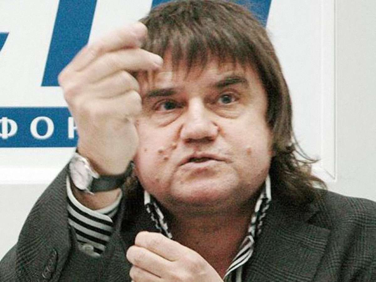 Опозиція ведеться на «мовну» провокацію, - Карасьов