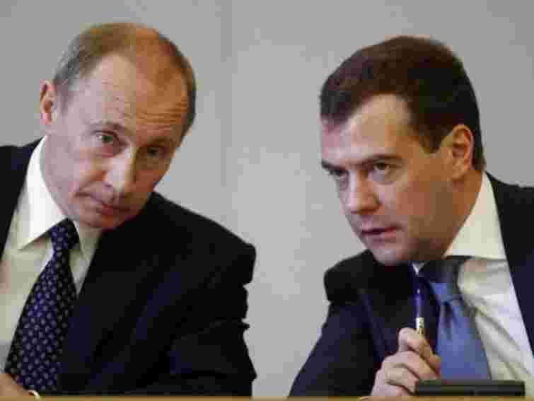 Путін передав «Єдину Росію» Медведєву
