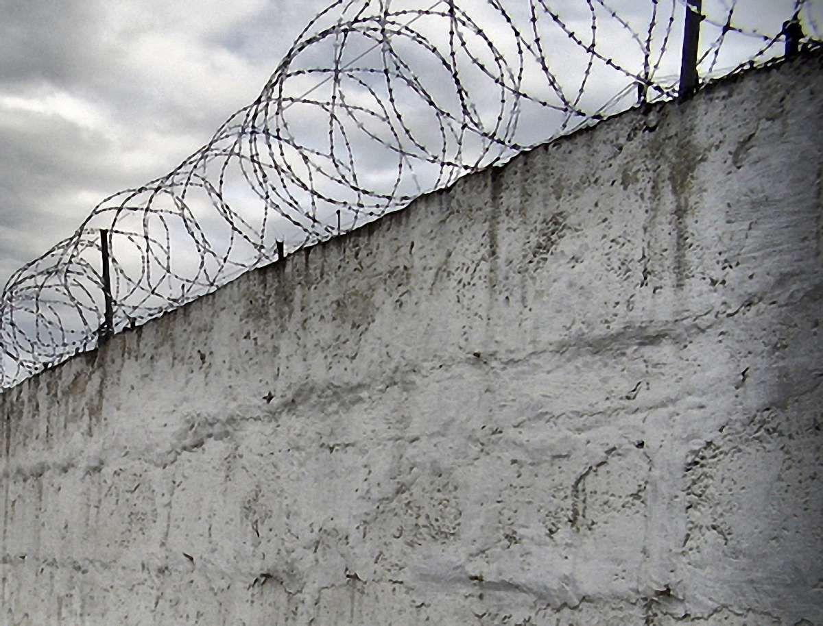 В Україні в СІЗО по 2-3 роки без суду утримують неповнолітніх