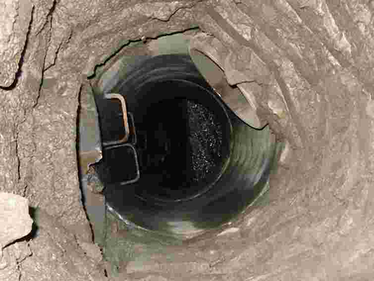 У Львові чоловік впав в колектор теплотраси