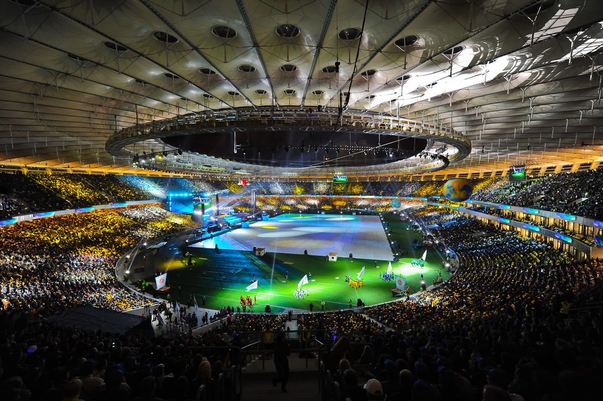 Для безпеки Януковича ложу на «Олімпійському» закрили плівкою 
