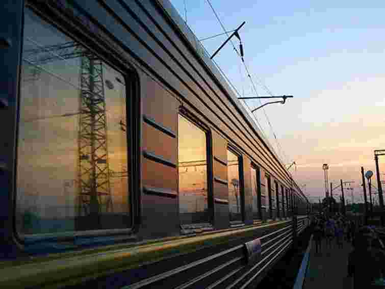 "Укрзалізниця" відшкодує завищену ціну квитків на потяг Київ – Львів